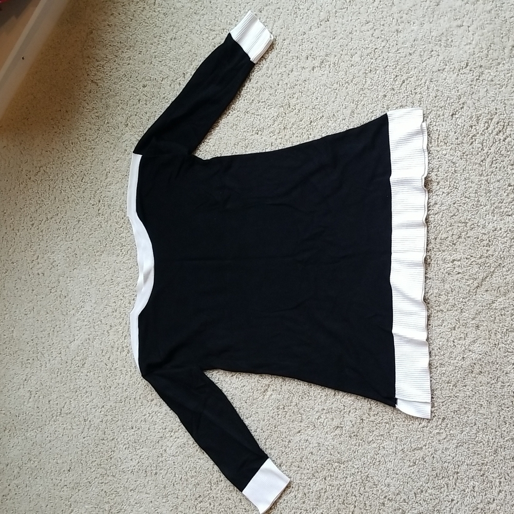 Black and White 3/4 sleeve sweater